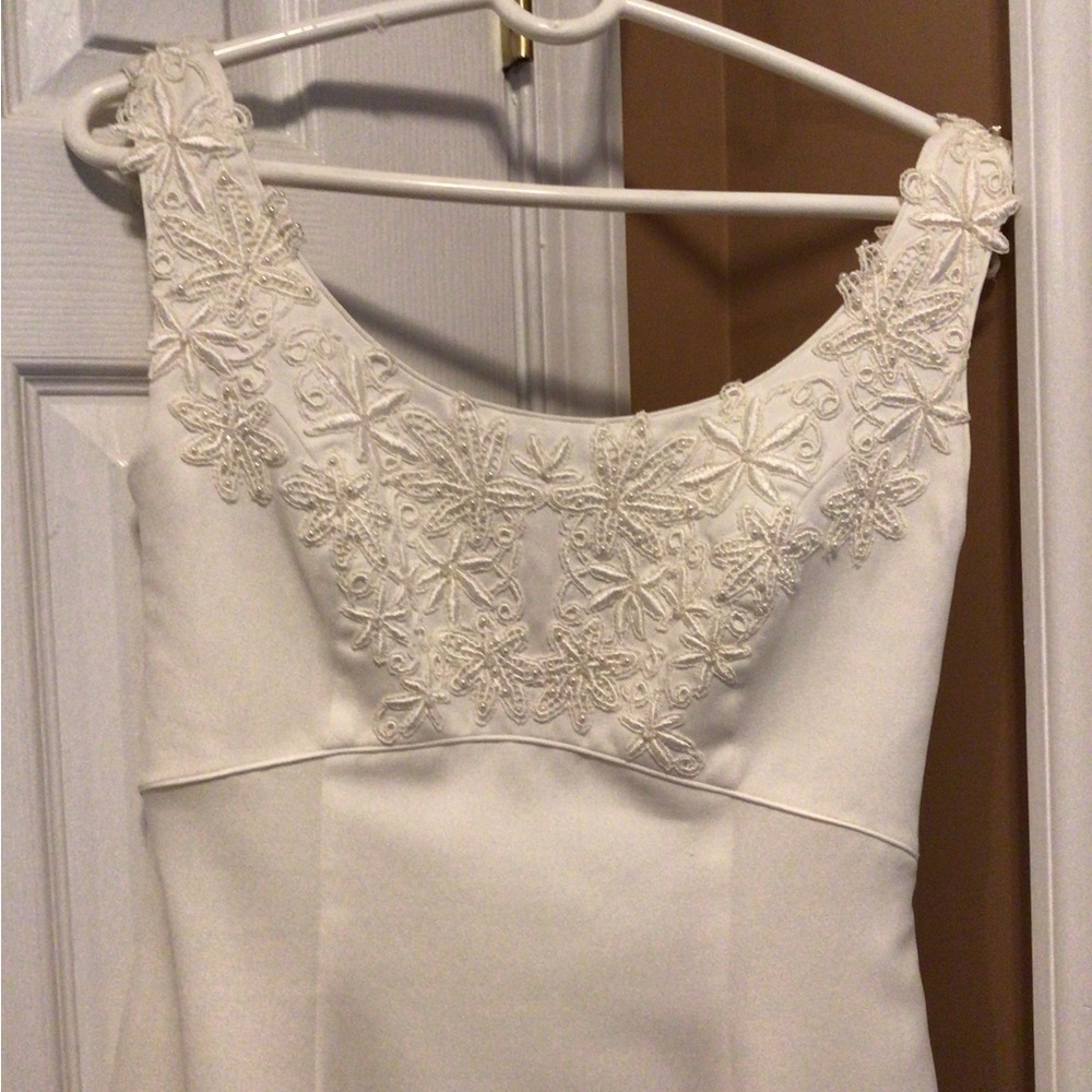 Elegant White Wedding Dress